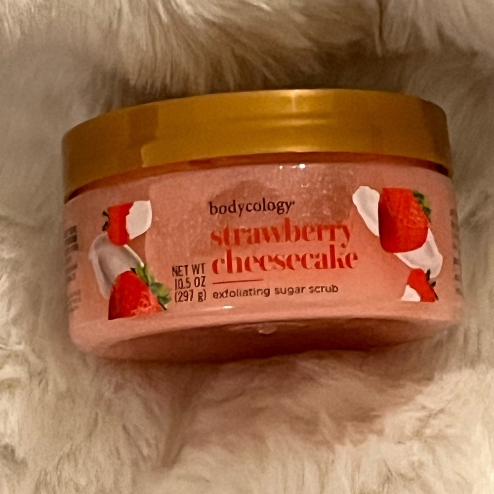 Strawberry Cheesecake Exfoliating Sugar Scrub - Pink